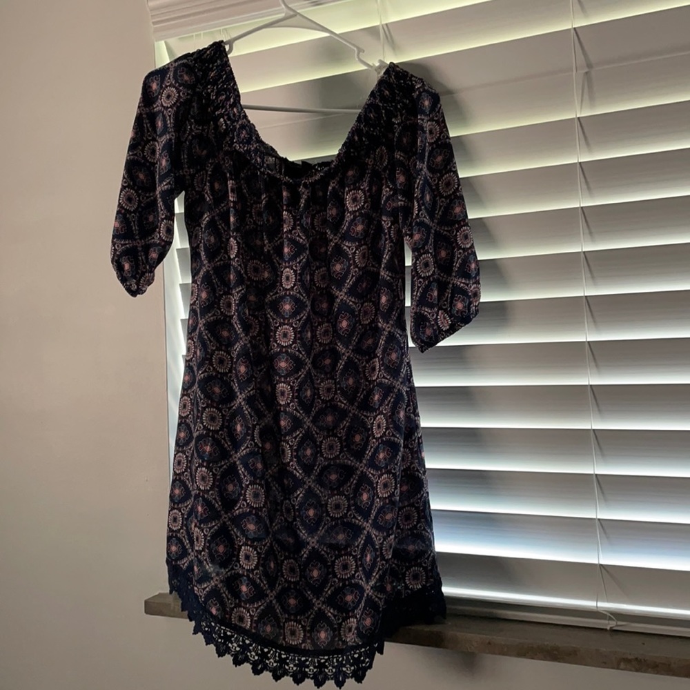 Patterned off the shoulder dress - size M